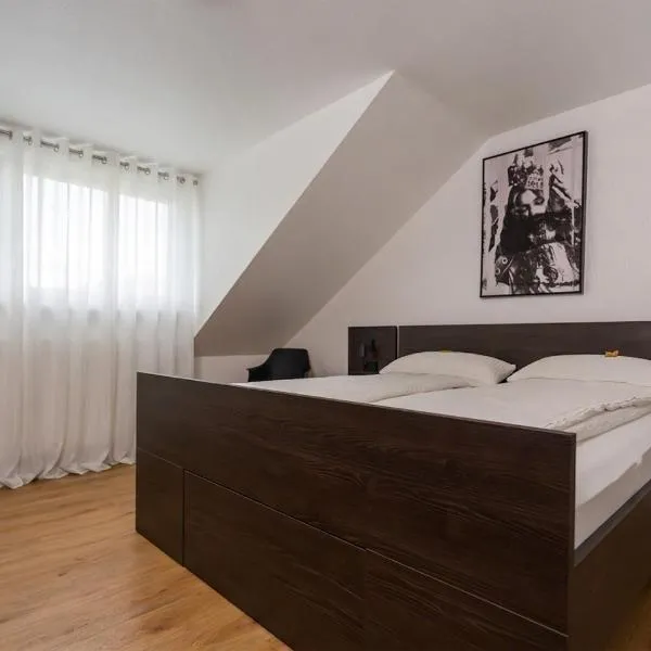 Hotel Latio, hotel a Colònia