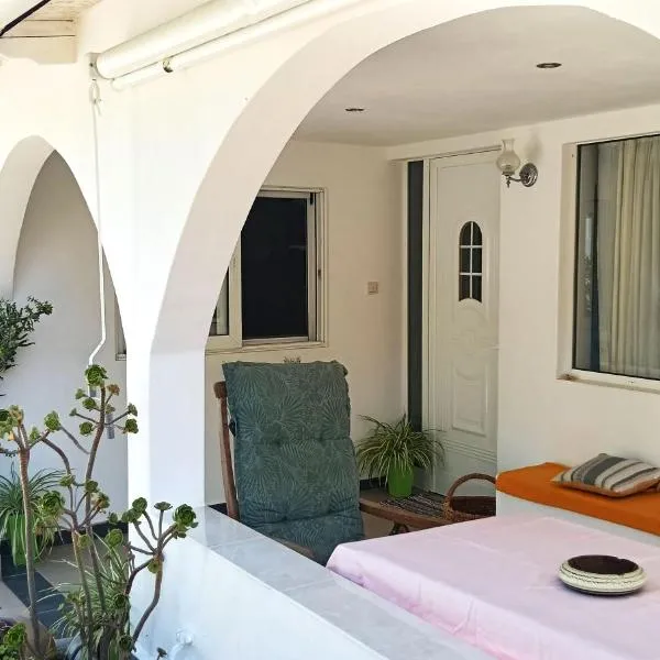 Irini Garden House, hotel a Vathí