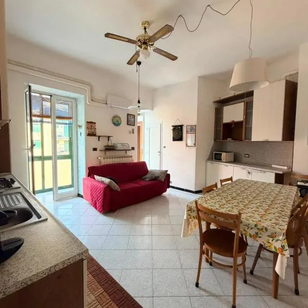 Casa spaziosa SmartHouse per 6 ospiti a 100mt spiaggia โรงแรมในอัลบีโซลา ซูเพริโอเร