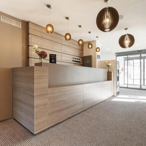 SKY Hotel Prague: Prag'da bir otel
