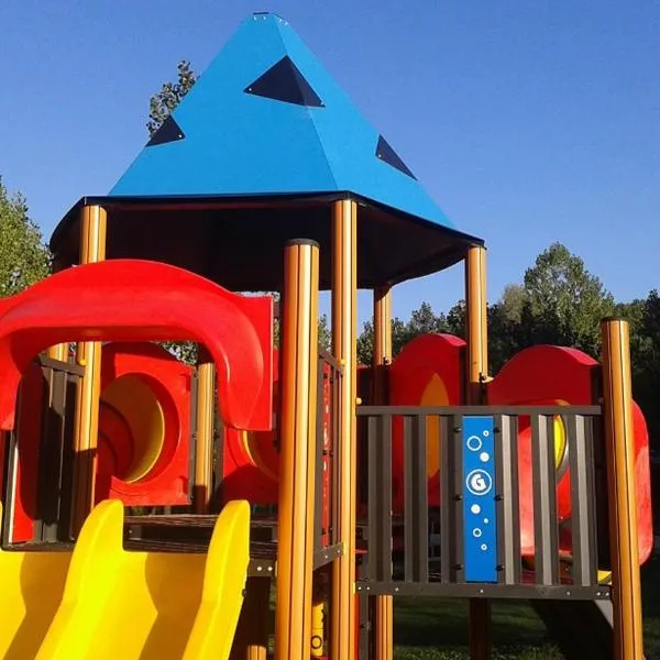 Camping Pirinenc, hotel v destinaci Campdevánol