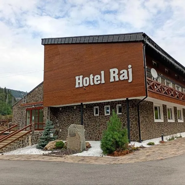 Hotel Raj, hotel a Dedinky