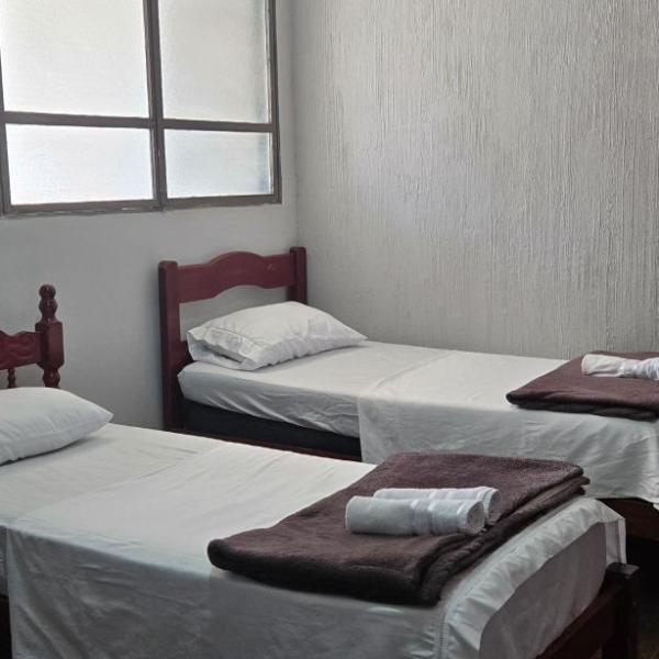 Excelente apartamento - 50 Passos da Beira Lago - Foto 2