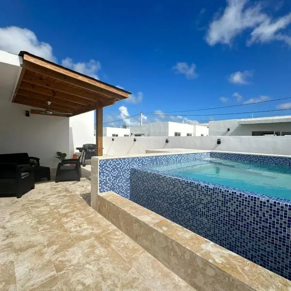 Villa Juana Private Pool Villa Near Downtown with BBQ, Hotel in Punta Cana