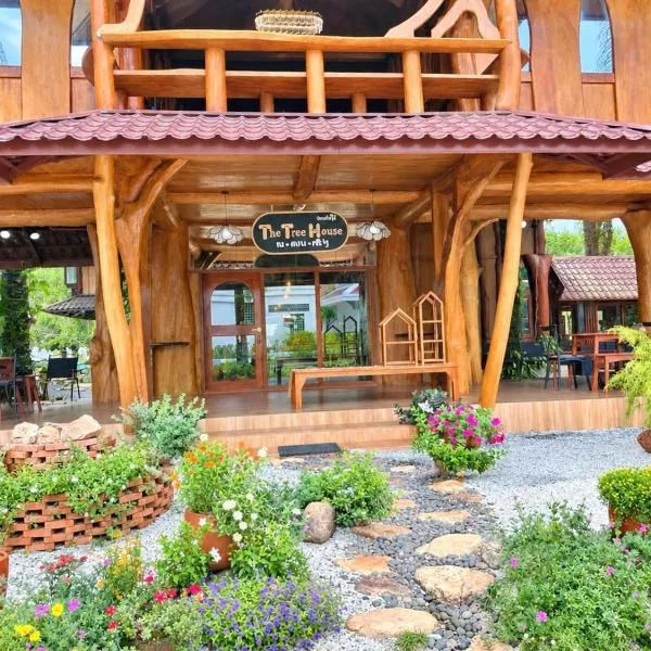 บ้านต้นไม้ The Tree House ณคอนศรี ติดวัดเจดีย์ ไอ้ไข่, Hotel in Ban Wat Boek