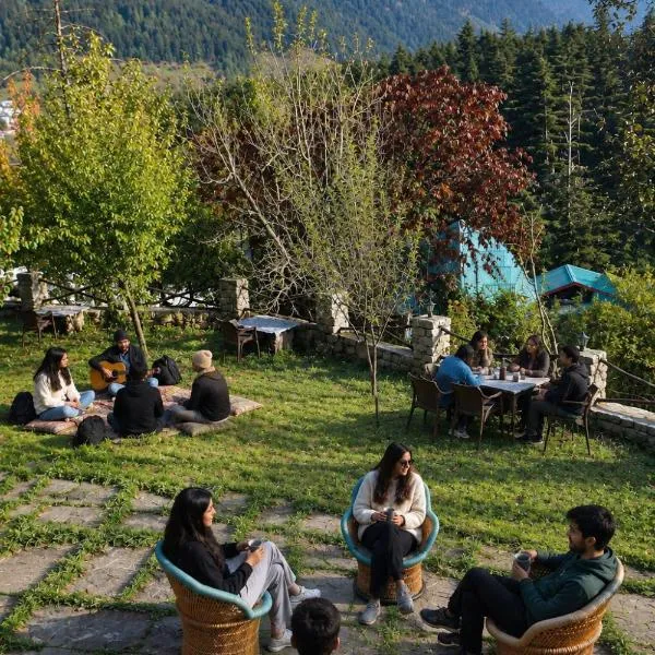 La Hostelgia, hotel v mestu Manāli