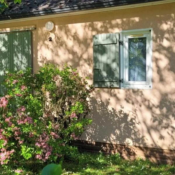 17 Gites famille,OU 2 Gites avec Spa, Piscine, Restaurant, 4KM de Conques,Navette sur Demande, hotel a Conques-en-Rouergue
