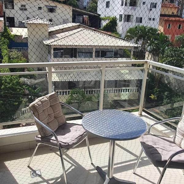 Amplo apartamento próximo praias dos Namorados e Castanheiras