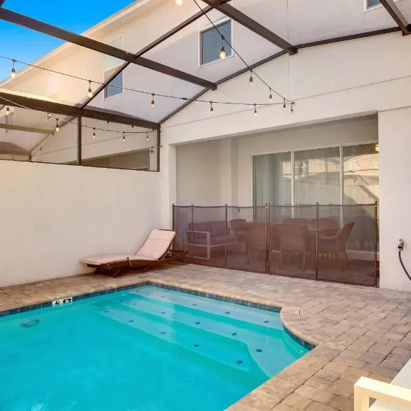 5BR Pool Home at Solara Resort: Kissimmee şehrinde bir otel