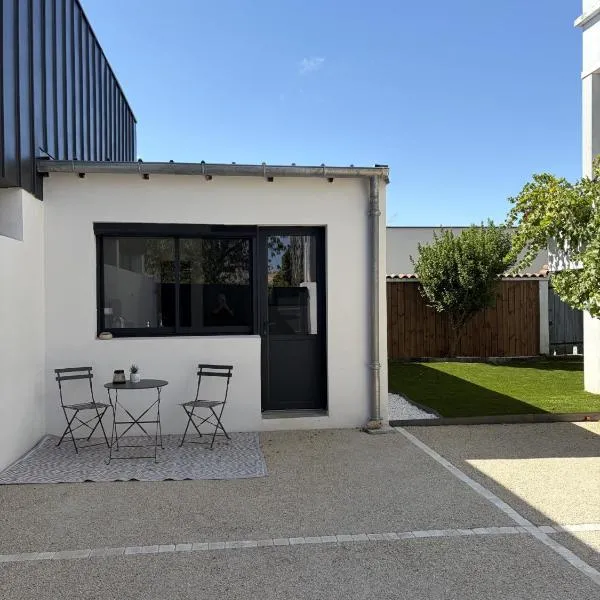 Studio calme avec terrasse proche centre-ville, hotel di Niort