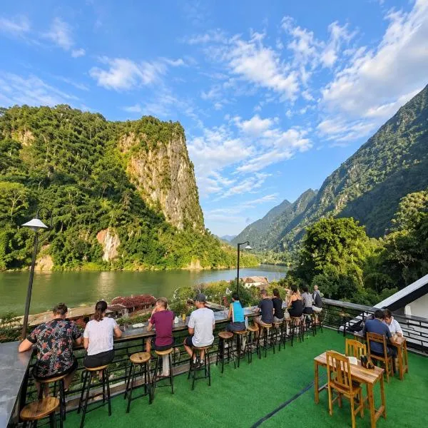 My village river side, hotel u gradu Nongkhiaw
