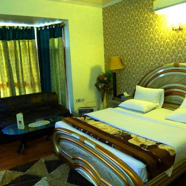 Alaf Laila Guest House, hotel in Abbottābād