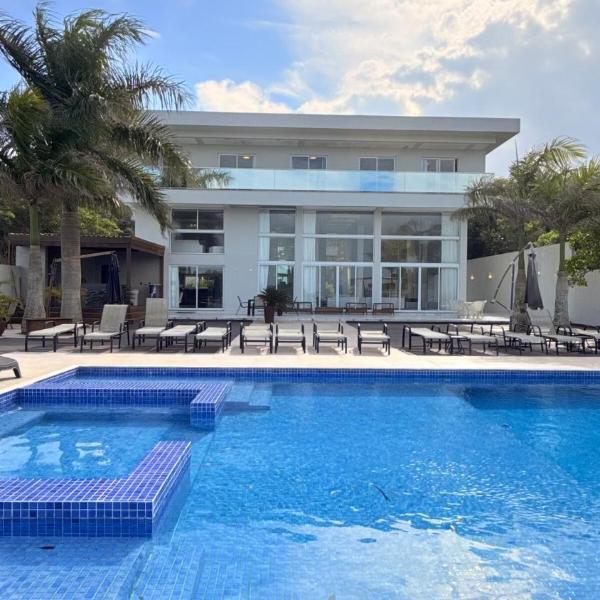 Beachfront Mansion 6 Suites view sea at Estaleiro - Foto 4