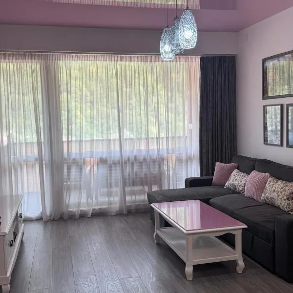 Sweet Pink by Miro Apartment, hotelli kohteessa Sinaia