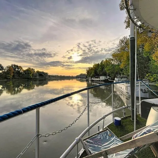 Péniche Le Makara โรงแรมในอาวีญง