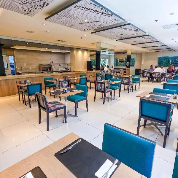 Stay com piscina e academia e opcão de estacionamento e café da manhã direto no local - Foto 5