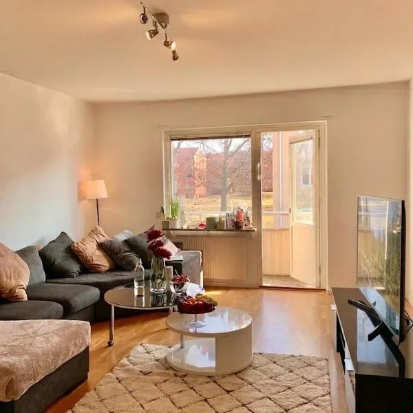 Entire Super Cozy Big Apartment 100 m2, hotel in Jönköping