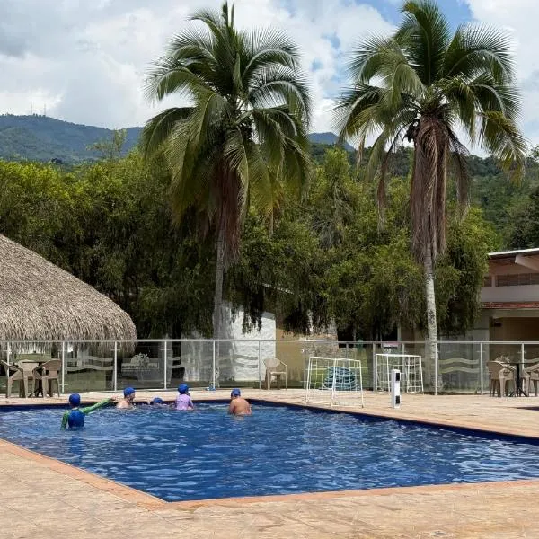 Hotel Las Palmeras, hotell i Villeta