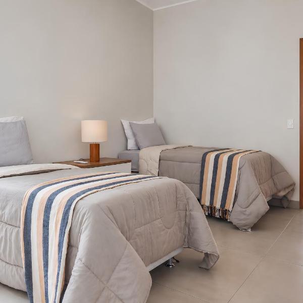 Apartamento 3 quartos a 2 min da Praia de Copacabana, 8 min da Praia de Ipanema, perto do Arpoador e do Posto 6, suíte, ar-condicionado, Wi-Fi 700 Mega, cozinha equipada, portaria 24h, perto do metrô - Foto 4