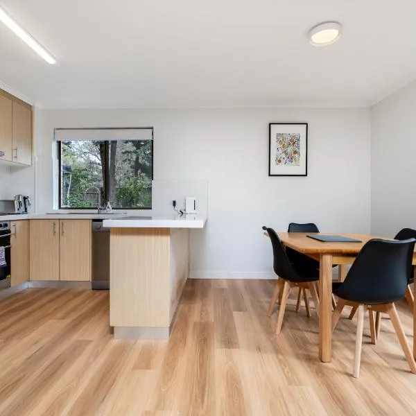 Apt in Kingston - 10min to Lake Burley Griffin - Hosted by Canstay, готель у місті Kingston 