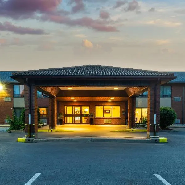 Comfort Inn Kingston - Highway 401, khách sạn ở Kingston