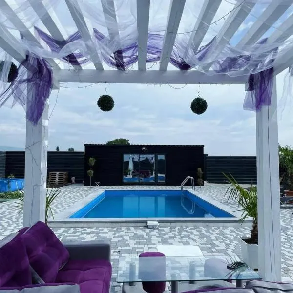 Echmiacin LunaGarden Guest House, hotel v destinácii Tsakhkunk
