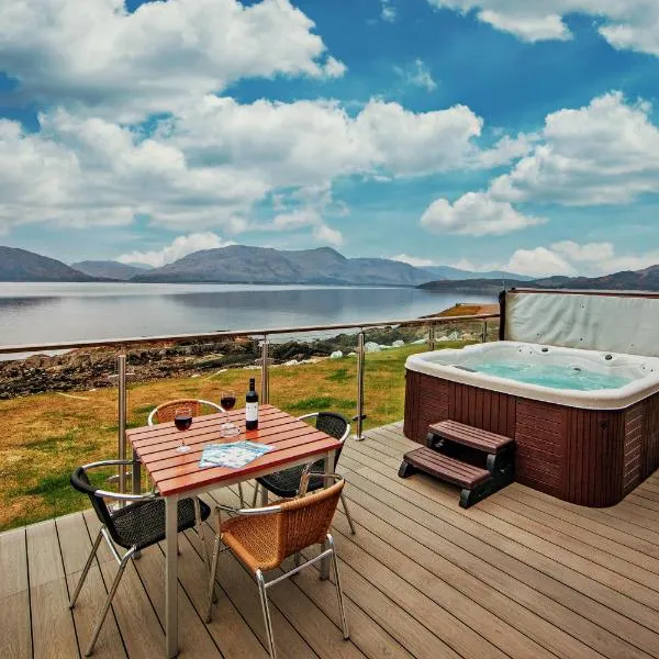 Loch Linnhe Waterfront Lodges with Hot Tubs, khách sạn ở Glencoe
