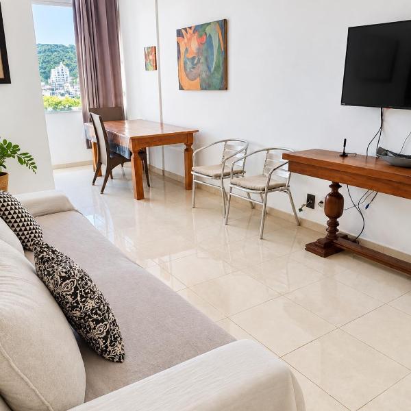 5 adultos, 2 quartos, Apartamento espaçoso em Copacabana, 5 minutos da Praia, metrô na Porta e garagem - Foto 5