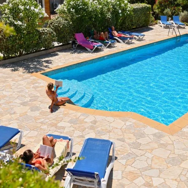 Les Jardins de Bormes, hôtel adult only avec piscine, jacuzzi et sauna, hotel v destinaci Bormes-les-Mimosas