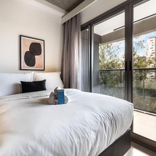 BHaus Paraíso On Paulista - Studio Premium com Vista Incrível 6° andar - ao lado do Metrô Paraíso - Estacionamento pago no prédio - Academia - Lavanderia Omo - Coworking - Mini Mercado - op6