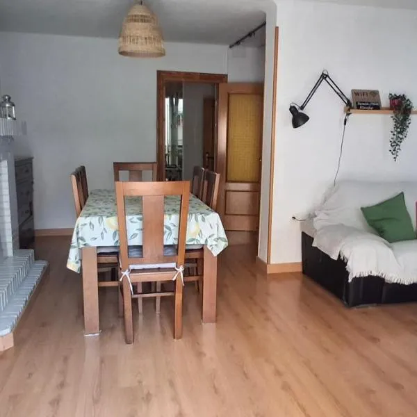 Casa de 5 habitaciones hasta 9 plazas, La Casilla en Dúrcal, Granada, hotel v destinácii Dúrcal