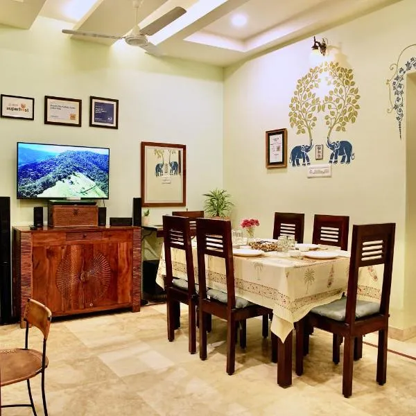 ANAND VILLA HOLIDAY HOME, 4 BHK Villa – hotel w mieście Dźodhpur