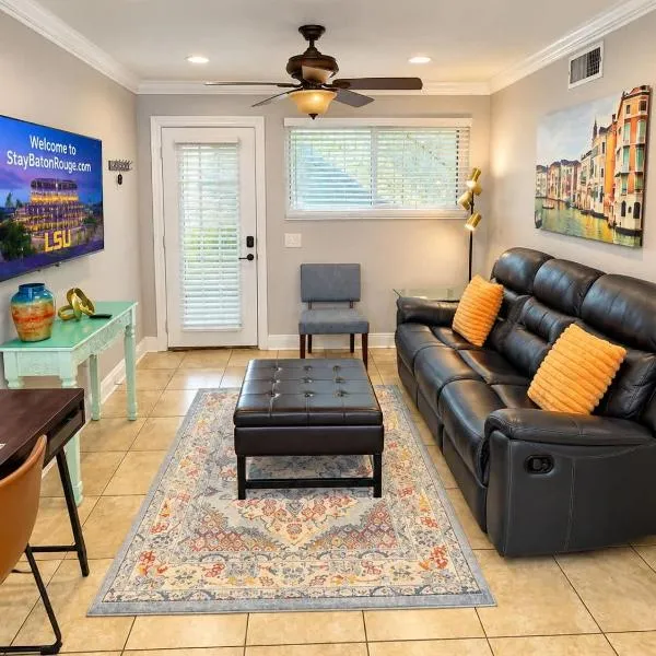 Two bedroom apt with desk washer dryer & pool、バトンルージュのホテル