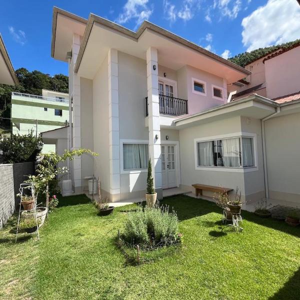 Casa em Santa Teresa - Espaço, elegância e conforto