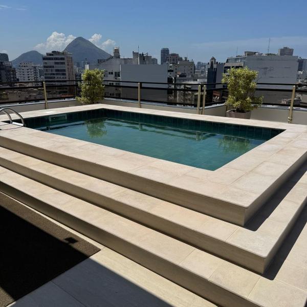 Leblon Inn Amazing Flat com Piscina, Sauna, Academia, Arrumação diária e Garagem