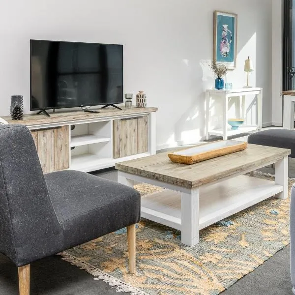 Paradise in Popular Pier Complex Apt - Kingston - Hosted by Canstay, готель у місті Kingston 