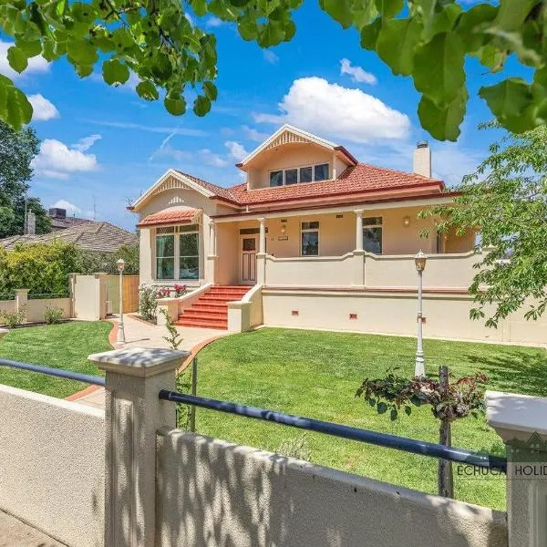 Viesnīca Llewoh on Crofton - Echuca Holiday Homes pilsētā Ečuka