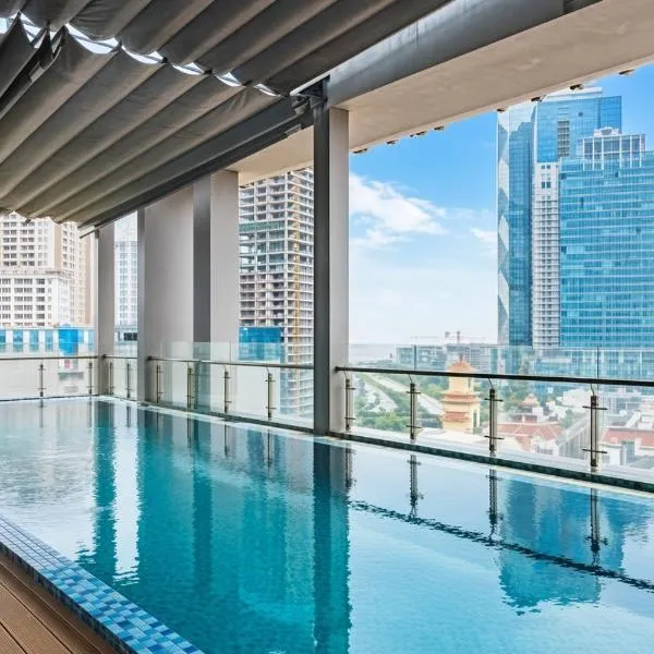 Diamond Pearl Hotel & Residence، فندق في بنوم بنه