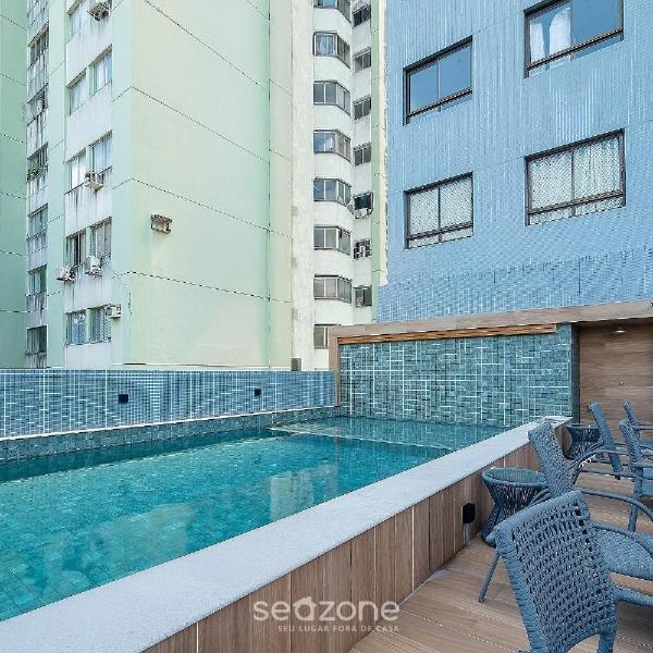 Apto. em Cond. c/ Piscina e Vista Cid. HFO0805