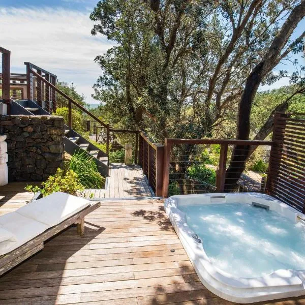 Illaroo Absolute Beachfront with Spa, hotel a Culburra Beach