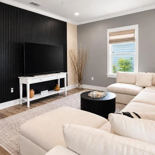 *Chic Beach Cottage Retreat* near Beach/downtown، فندق في غولفبورت