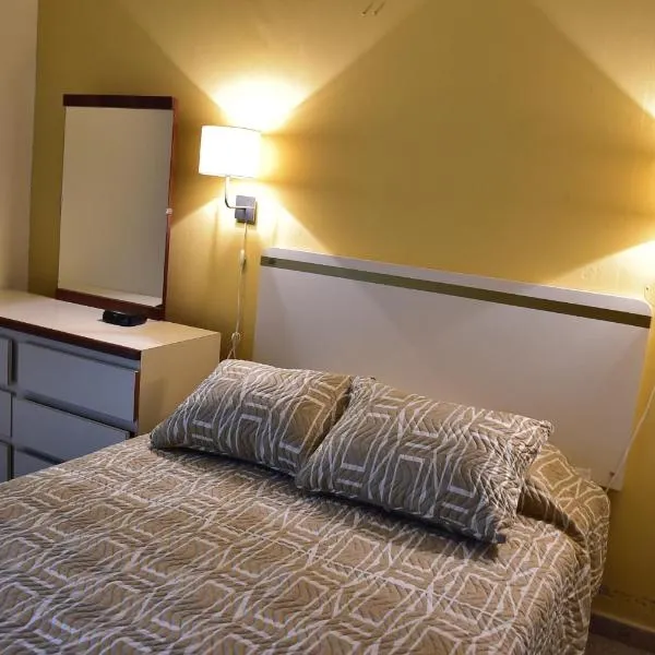 Hostal Universitario、サン・ヘルマンのホテル