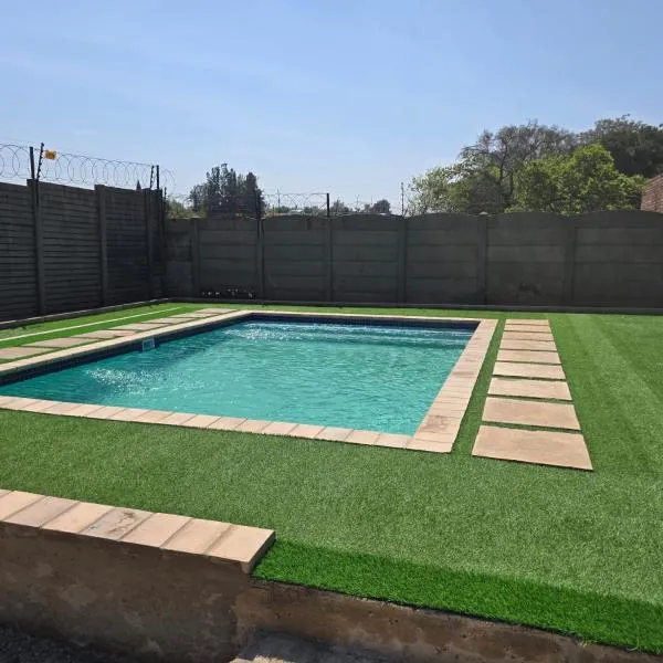 Witbank में, होटल Tokelo Guesthouse Emalahleni