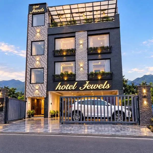 Hotel Jewels at Rajpur Road, מלון בדהראדון