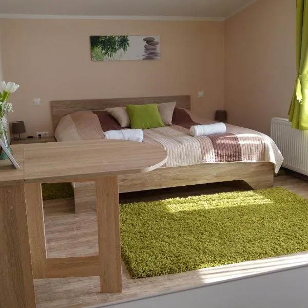 Bundics Vendégházak, hotel v destinaci Lenti