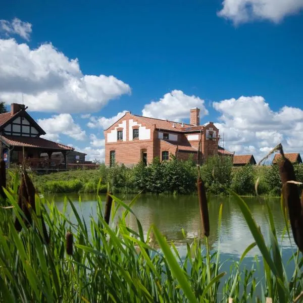 Folwark Miłkowiec, hotel en Uzdowo