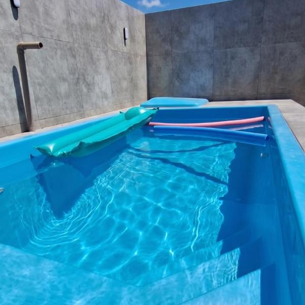 Casa Duplex com Piscina e Ar-Condicionado