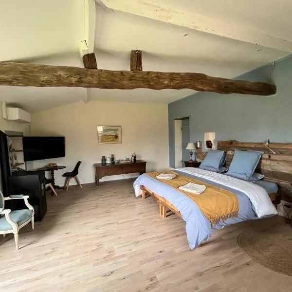 Chambre 35 m2 spacieuse calme avec piscine Sud Charente, ξενοδοχείο σε Bardenac