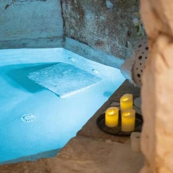 Ostuni में, होटल Grotta Carlotta Luxury Suite