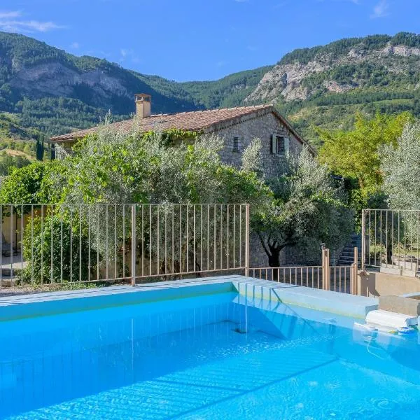 Le Vieil Olivier: Sahune şehrinde bir otel
